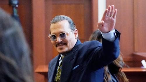 Жонни Депп шүүх хуралд яллаа