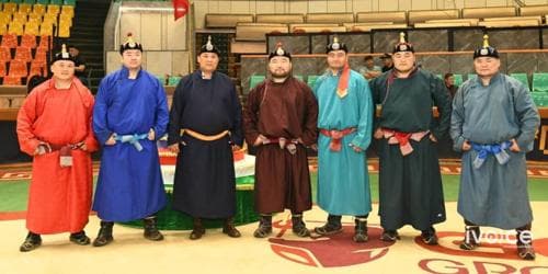 Алтан цомын төлөөх барилдаанд Өвөрхангай аймгийн баг шөвгийн дөрөвт шалгарлаа