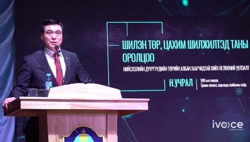 Шадар сайд С.Амарсайхан Налайх дүүргийн төрийн албан хаагчидтай уулзаж байна