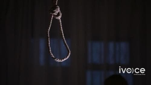 16 настай хүүхдүүд хоолойгоо боомилжээ