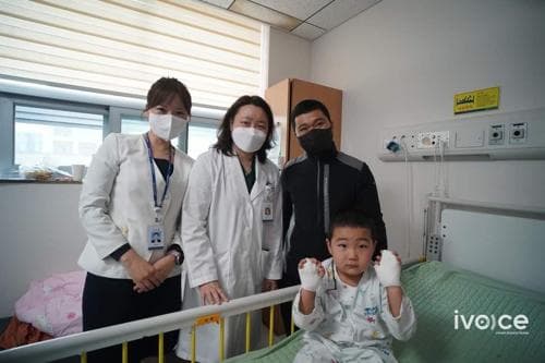 БНСУ-н Сонму эмнэлэг Монгол хүүд үнэ төлбөргүй хуруу салгах мэс засал хийж өгчээ