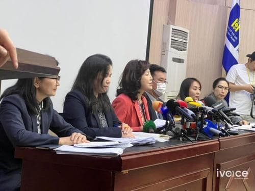 ШУУД: ХНХ-ын сайд Д.Сарангэрэл “Улны айлууд“ гэх үгэндээ тайлбар хийж байна