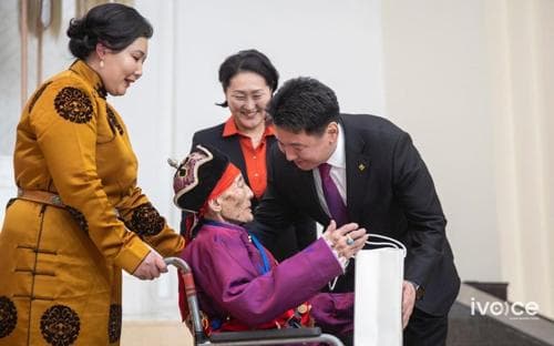 Соёлын биет бус өвийг өвлөн уламжлагч