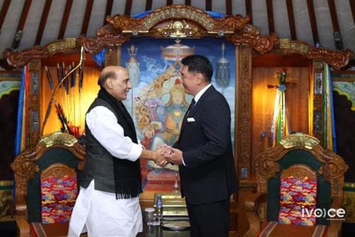 Монгол Улсын Ерөнхийлөгч У.Хүрэлсүх БНЭУ-ын Батлан хамгаалахын сайдыг хүлээн авч уулзав