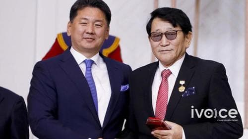 МУ-ын ерөнхийлөгч нийт 20 багшид Гавьяат багш, Ардын багш одон гардууллаа