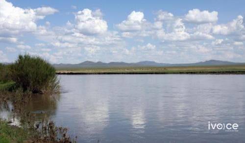 Онон голд Ланд круизер-80 маркын машинтай живсэн иргэнийг эсэн мэнд гаргажээ