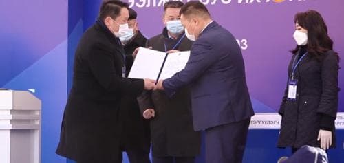 ФОТО: АН-ын задгай талбайн "шоу"