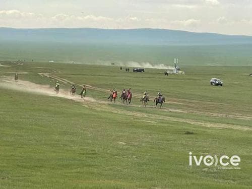 Соёолонгийн уралдааны үеэр мориноос унасан гурван хүүхдийн биеийн байдал хэвийн байна