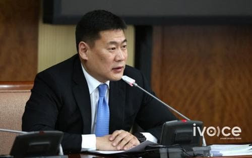 Байцаагч болон үйлдвэр, үйлчилгээний зөвшөөрөл олгодог ажилтнуудтай холбоотой гомдлыг нарийн шалгаж ажиллахыг Ерөнхий сайд үүрэг болголоо