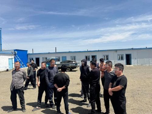 Хууль бусаар хөдөлмөр эрхэлсэн иргэдийг албадан гаргалаа