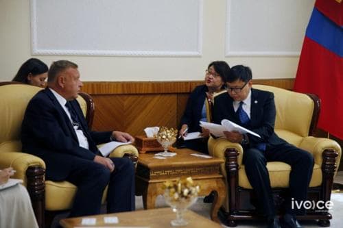 ОХУ-д инженерийн чиглэлээр суралцах оюутны тоог нэмэгдүүлэх талаар санал солилцжээ