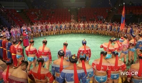 УИХ-ын гишүүн Т.Аубакир, Х.Баделхан нарын зохион байгуулсан барилдааныг бөхчүүд ч таалсангүй