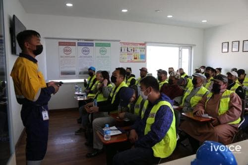 Иргэд "Эрдэнэс тавантолгой" ХК-ын үйл ажиллагаатай танилцлаа