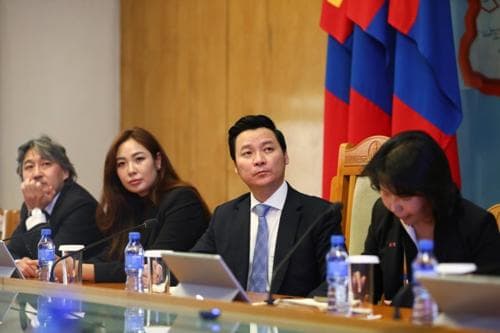 Эд эс, эрхтэн шилжүүлэн суулгах төв таван хүнд амьд донороос элэг шилжүүлэн суулгалаа