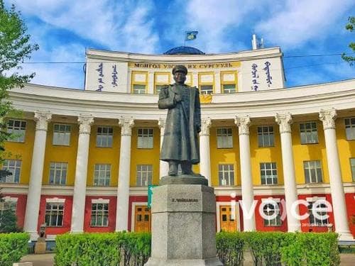 Монгол Улсын Их Сургуулийн захирлын үүргийг түр орлон гүйцэтгэгчээр Д.Бадарчийг томилжээ