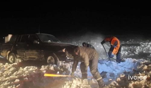 Осголтын байдалтай байсан таван хүүхэд, гурван том хүнийг авран хамгаалжээ