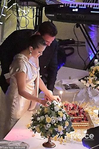 30 насныхаа төрсөн өдрийг тэмдэглэж буй дуучин Селена Гомез бие давхар болсон гэх мэдээлэл гарчээ